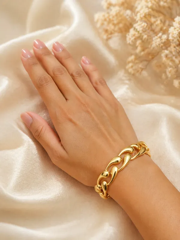 Gold_Stainless_Steel_Alloy_Bracelet_For_Women