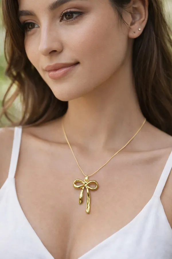 Gold_Stainless_Steel_Alloy_Necklace_For_Women
