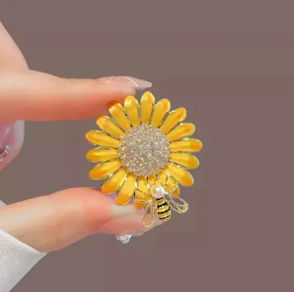 Yellow_Stainless_Steel_Alloy_Brooch_For_Unisex