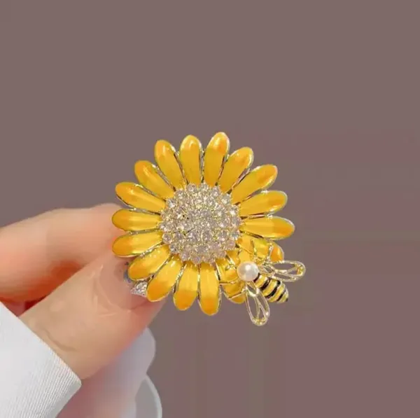 Yellow_Stainless_Steel_Alloy_Brooch_For_Unisex