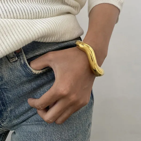Gold_Stainless_Steel_Alloy_Bracelet_For_Women