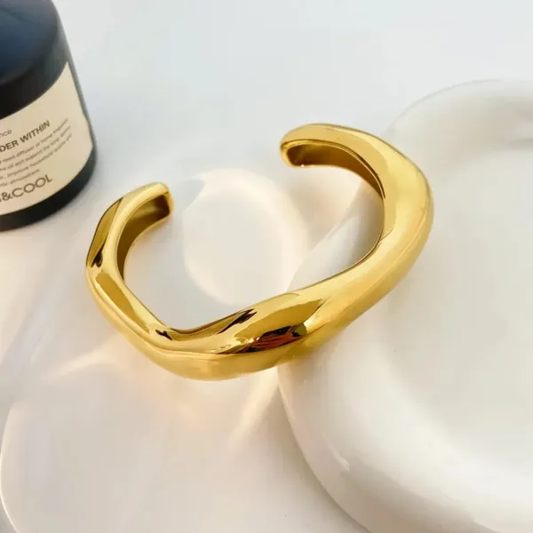 Gold_Stainless_Steel_Alloy_Bracelet_For_Women