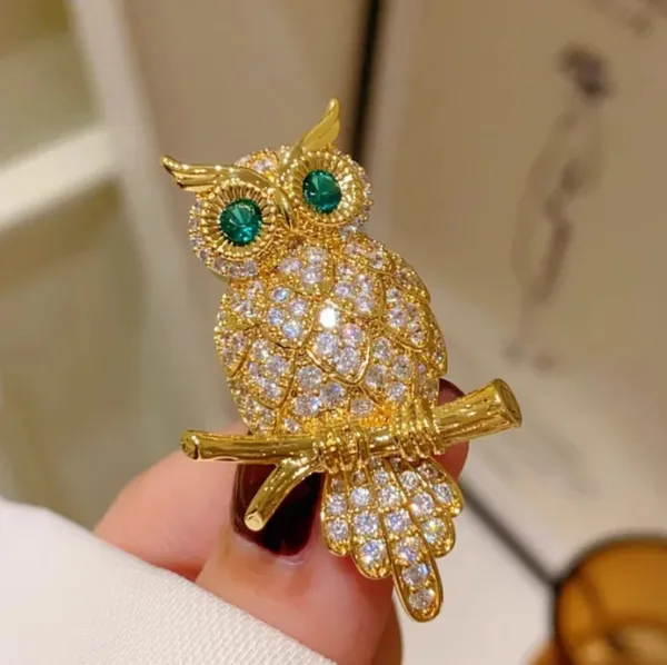 Gold_Stainless_Steel_Alloy_Brooch_For_Unisex
