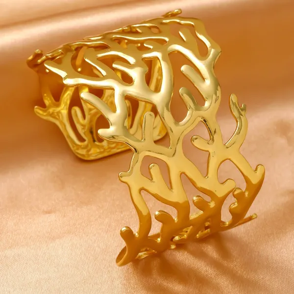 Gold_Stainless_Steel_Alloy_Bracelet_For_Women