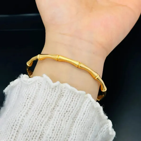 Gold_Stainless_Steel_Alloy_Bracelet_For_Women