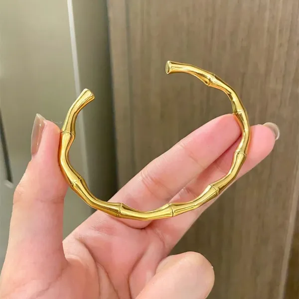 Gold_Stainless_Steel_Alloy_Bracelet_For_Women