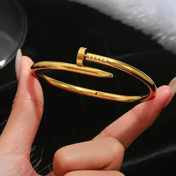 Gold_Stainless_Steel_Alloy_Bracelet_For_Women