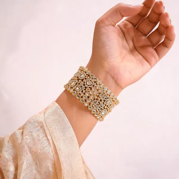 Gold_Metal_Kundan_Floral_Geometric_Bangle_Set_For_Women
