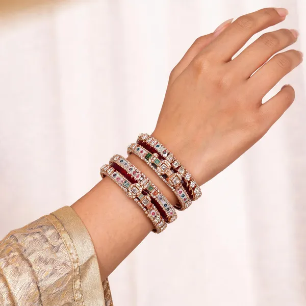 Red_Gold_Kundan_Stone_Studded_Bridal_Bangle_Set_For_Women