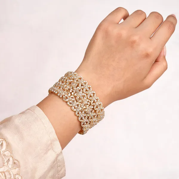 Gold_Metal_Kundan_Floral_Motif_Stone_Studded_Bangles_For_Women