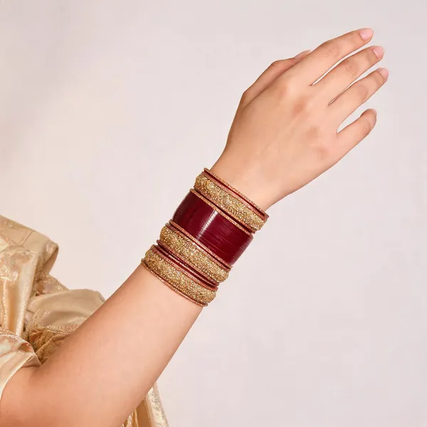 Maroon_Gold_Glitter_Border_Lacquer_Bridal_Bangle_Set_For_Women
