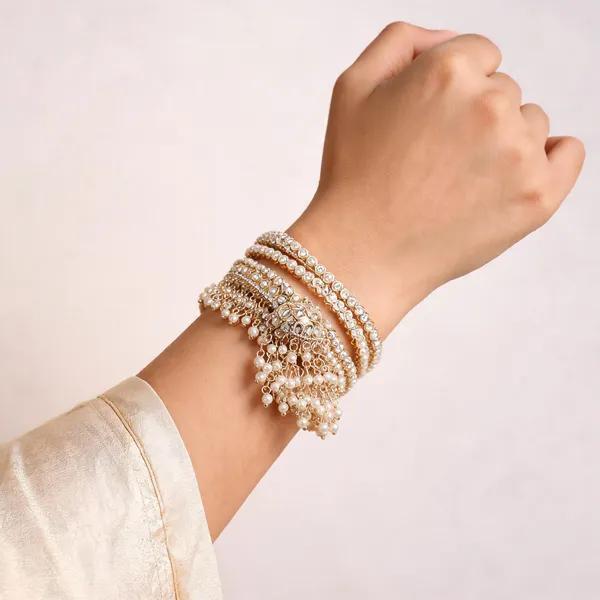 Gold_Metal_Kundan_Pearl_Bridal_Bangles_For_Women