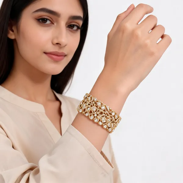 Gold_Metal_Floral_Cutwork_White_Stone_Bangle_Set_For_Women