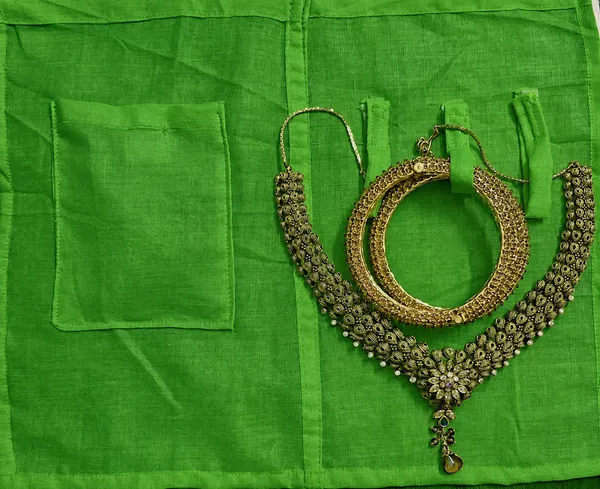 Green__Cotton_Saree_inner_with_hidden__Zippered_Pouch_with_Velcro_Loop__Clear_