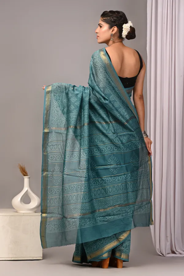 Teal_And_Green_Maheshwari_Silk_Woven_Saree_For_Women