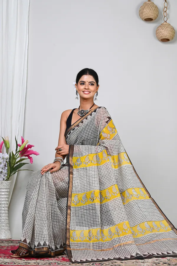 Off_White_And_Yellow_Kota_Doriya_Checkered_Handloom_Saree_For_Women