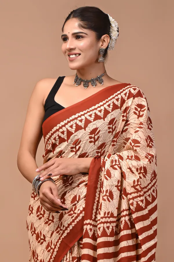 Beige_Cotton_Mulmul_Printed_Red_Border_Saree_For_Women