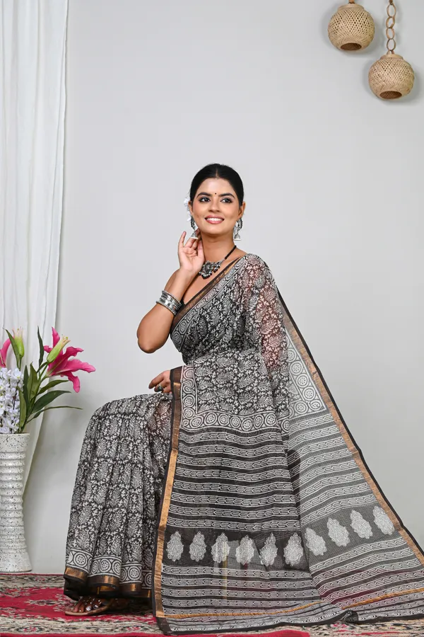 Black_And_White_Kota_Doriya_Floral_Printed_Saree_For_Women