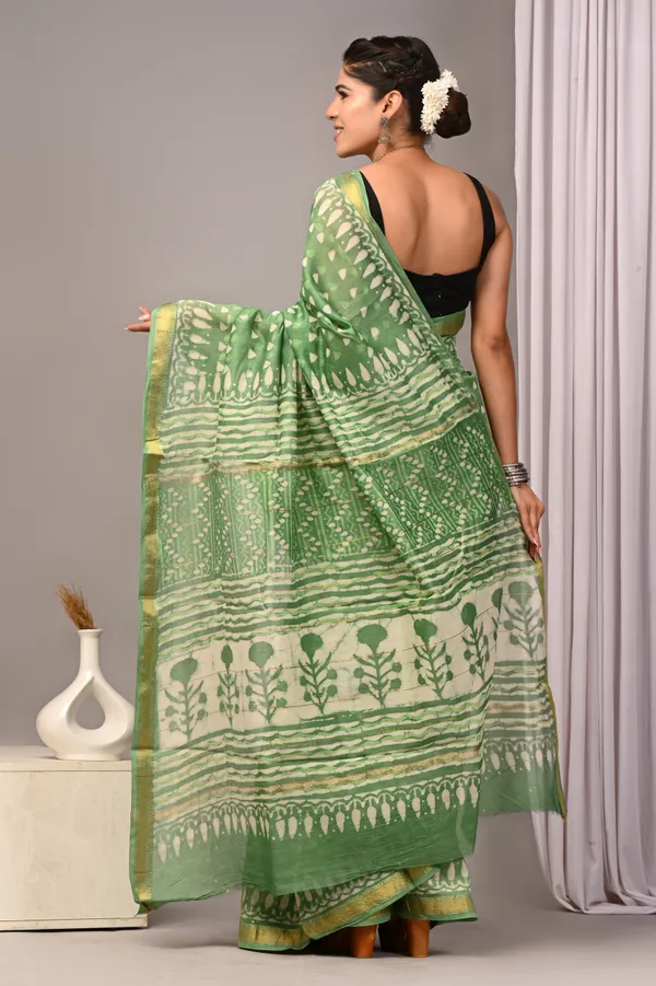 Green_Maheshwari_Silk_Handloom_Traditional_Motif_Saree_For_Women