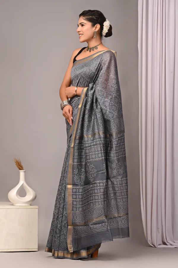 Grey_Maheshwari_Silk_Geometric_Floral_Print_Gold_Border_Saree_For_Women