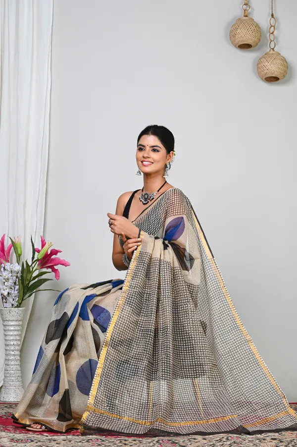 Beige_Kota_Doriya_Geometric_Print_Saree_For_Women