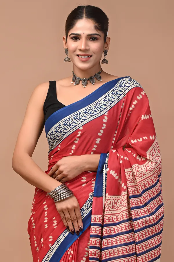 Red_And_Blue_Cotton_Mulmul_Handloom_Saree_With_Contrast_Border_For_Women
