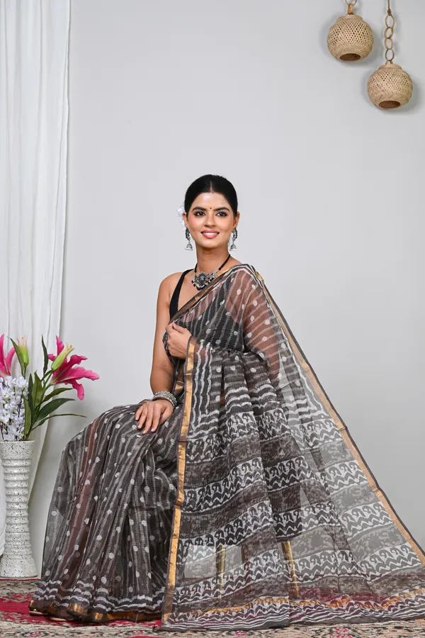 Grey_Kota_Doriya_Striped_Polka_Dot_Saree_For_Women