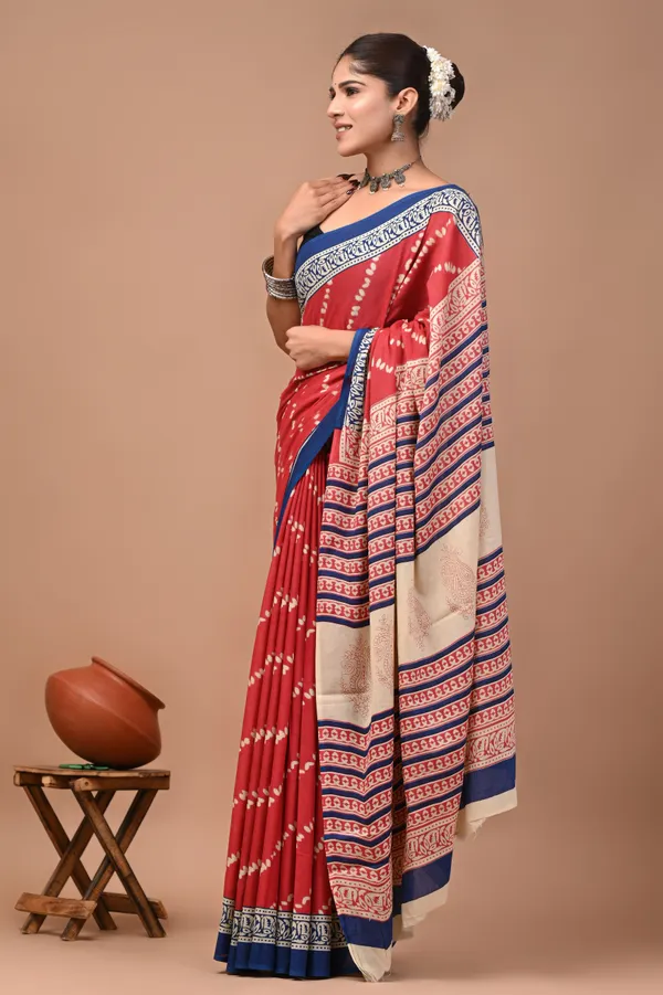 Red_And_Blue_Cotton_Mulmul_Handloom_Saree_With_Contrast_Border_For_Women