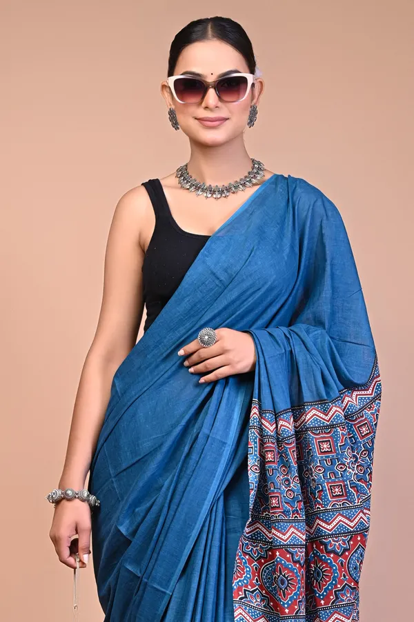 Teal_Blue_Cotton_Mulmul_Printed_Saree_With_Contrast_Border_For_Women