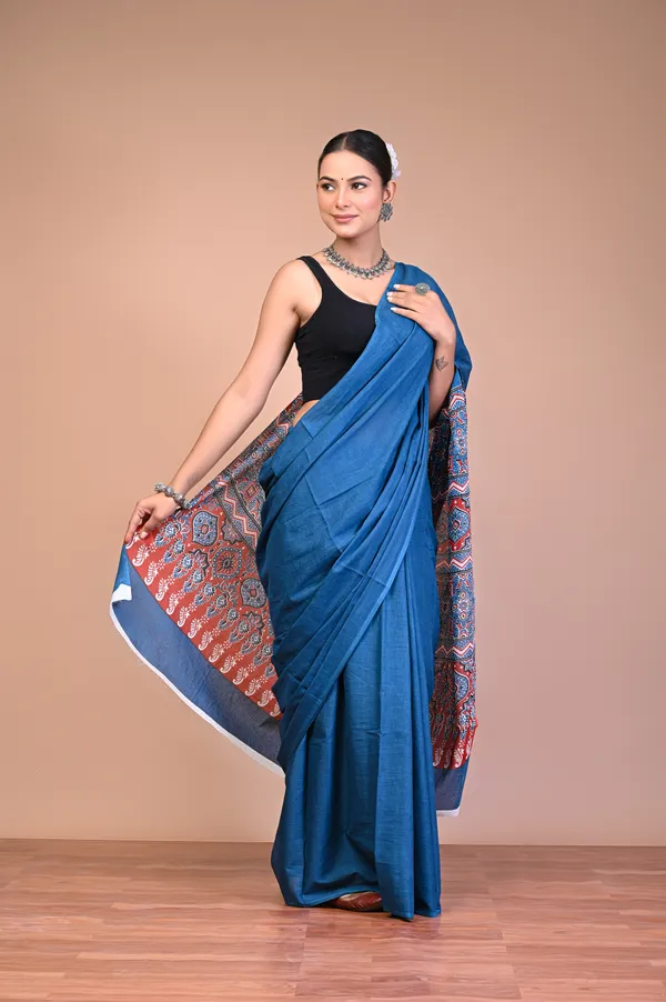 Teal_Blue_Cotton_Mulmul_Printed_Saree_With_Contrast_Border_For_Women