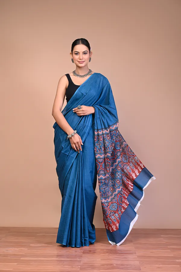 Teal_Blue_Cotton_Mulmul_Printed_Saree_With_Contrast_Border_For_Women