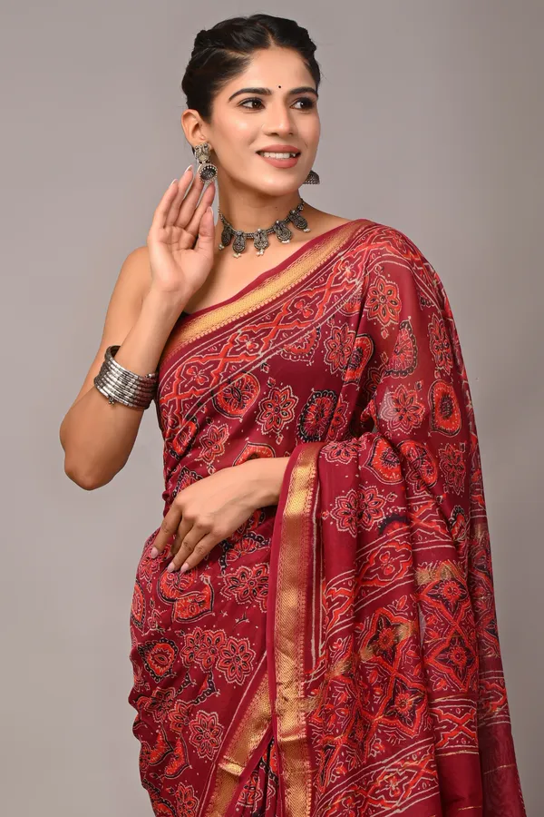 Red_Maheshwari_Silk_Traditional_Printed_Saree_For_Women