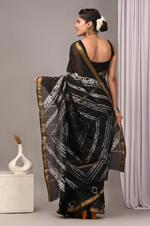 Black_Maheshwari_Silk_Embroidered_Saree_With_Golden_Border_For_Women