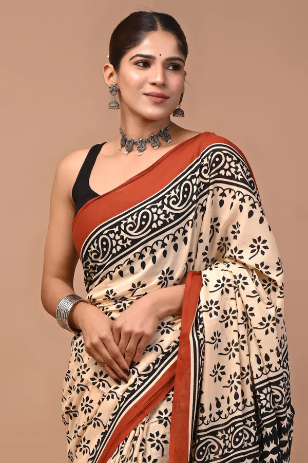 Beige_And_Black_Cotton_Mulmul_Floral_Print_Saree_For_Women