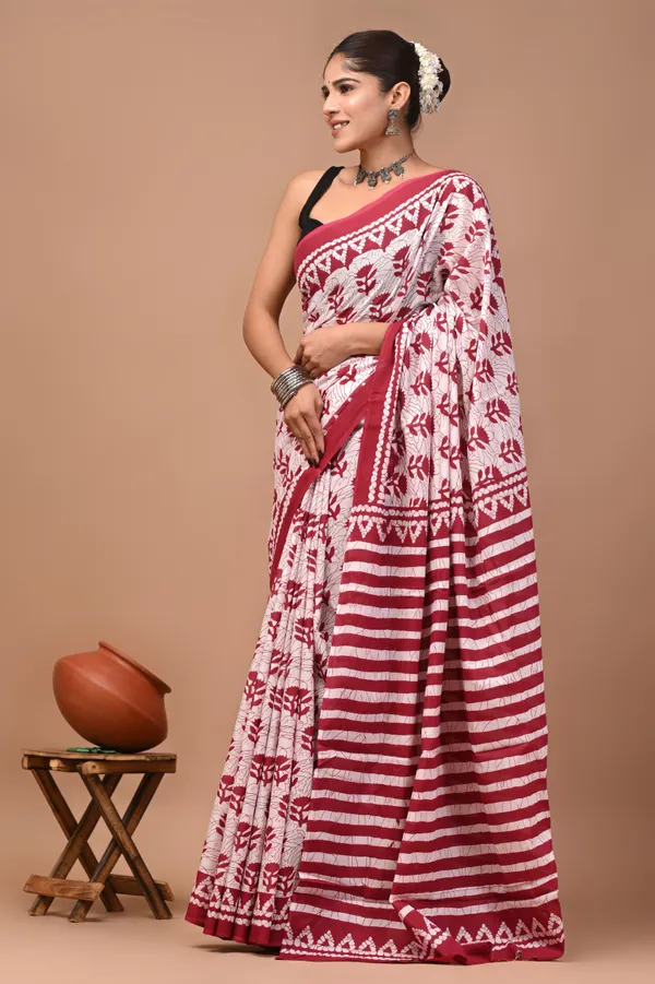 Red_And_White_Cotton_Mulmul_Floral_Block_Print_Saree_For_Women