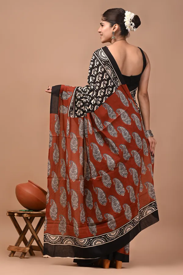 Black_And_Rust_Cotton_Mulmul_Paisley_Print_Saree_For_Women