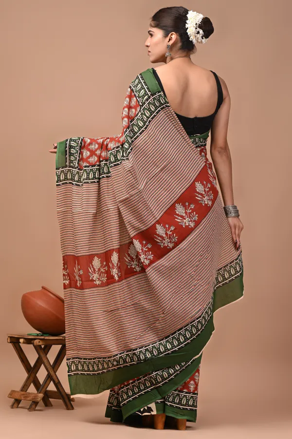 Red_And_Green_Cotton_Mulmul_Floral_Print_Saree_For_Women