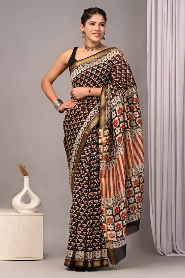 Black_Maheshwari_Silk_Geometric_Print_Saree_For_Women