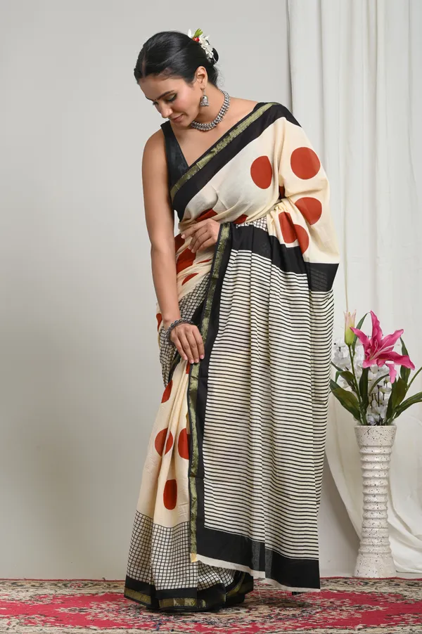 Off_White_And_Black_Zari_Cotton_Geometric_Print_Border_Saree_For_Women
