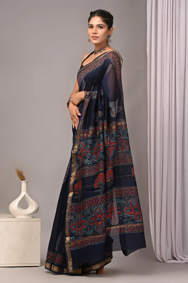 Navy_Blue_Maheshwari_Silk_Floral_Border_Handloom_Saree_For_Women