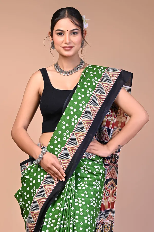 Green_And_Black_Cotton_Mulmul_Bandhani_Print_Saree_For_Women