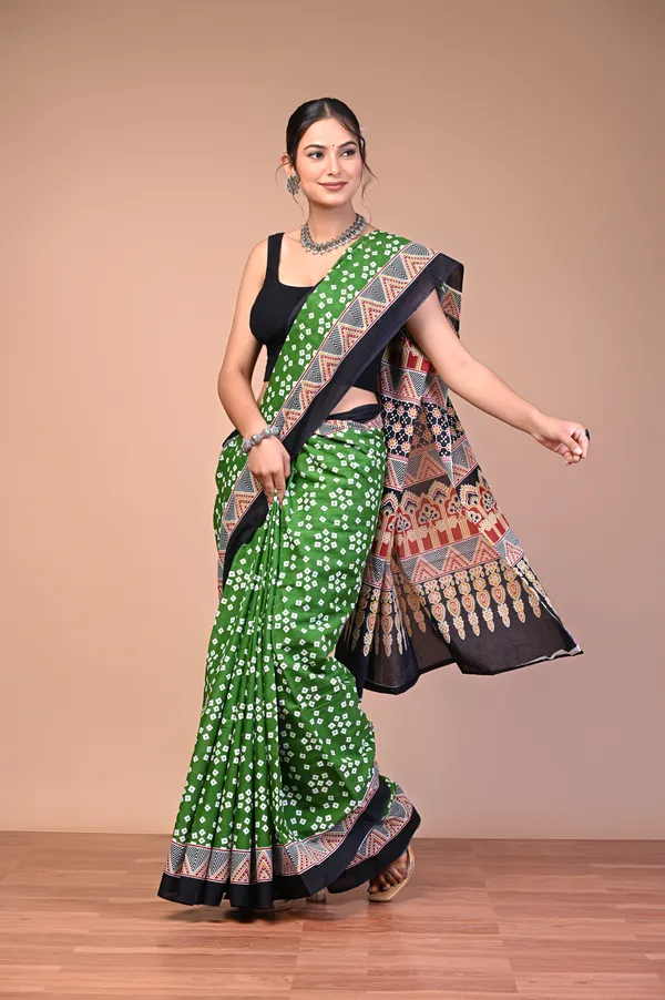 Green_And_Black_Cotton_Mulmul_Bandhani_Print_Saree_For_Women