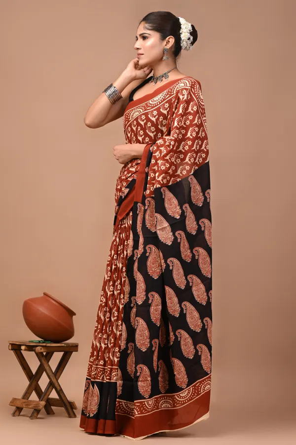 Maroon_And_Black_Cotton_Mulmul_Paisley_Printed_Saree_For_Women
