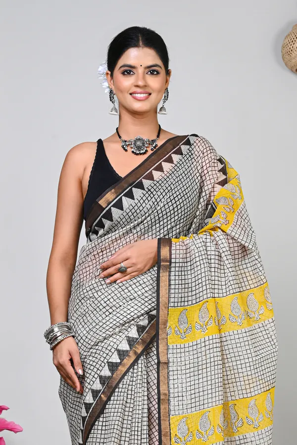 Off_White_And_Yellow_Kota_Doriya_Checkered_Handloom_Saree_For_Women