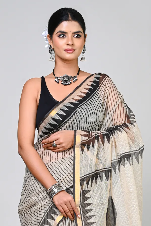 Off_White_And_Black_Kota_Doriya_Geometric_Handloom_Saree_For_Women