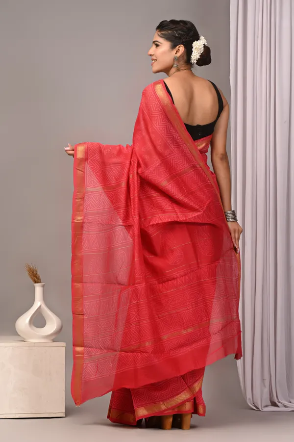 Red_Maheshwari_Silk_Traditional_Golden_Border_Saree_For_Women