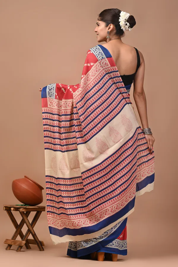 Red_And_Blue_Cotton_Mulmul_Handloom_Saree_With_Contrast_Border_For_Women