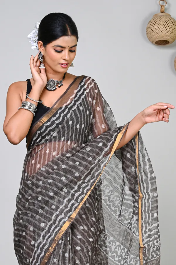 Grey_Kota_Doriya_Striped_Polka_Dot_Saree_For_Women