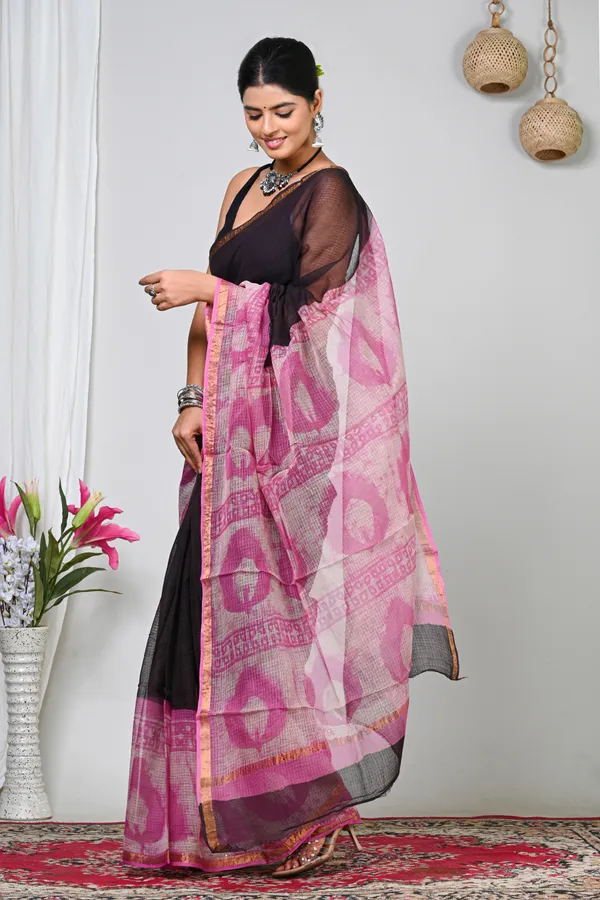 Black_And_Pink_Kota_Doriya_Geometric_Print_Border_Saree_For_Women