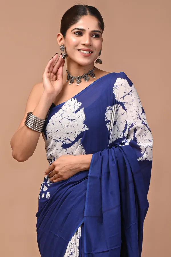 Blue_Cotton_Mulmul_Batik_Floral_Print_Saree_For_Women